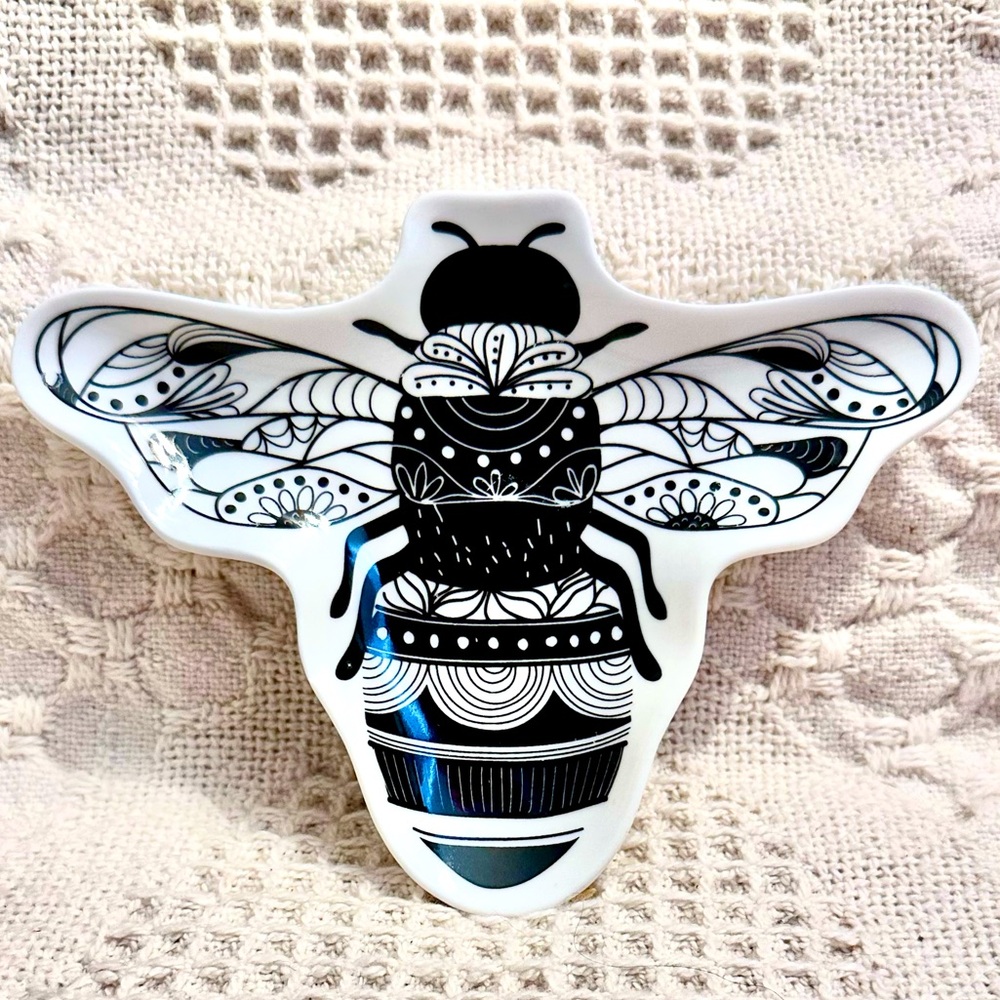 Ceramic Bee Trinket Dish by Karma